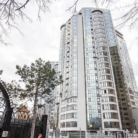Gagarin Plaza Apartment 70 Square Metres On 12Th Floor أوديسا المظهر الخارجي الصورة