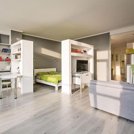 Gagarin Plaza Apartment 70 Square Metres On 12Th Floor أوديسا المظهر الخارجي الصورة
