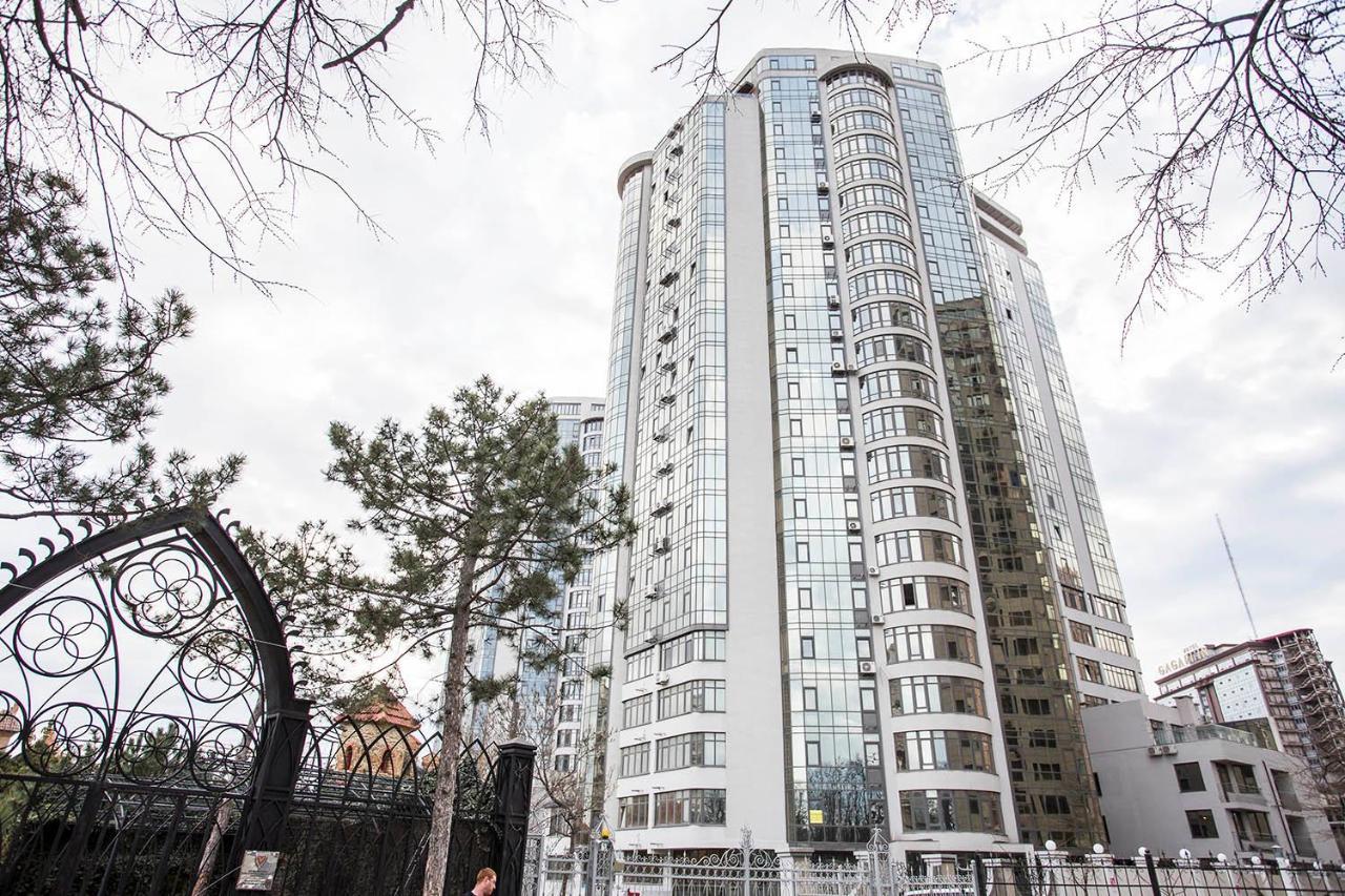 Gagarin Plaza Apartment 70 Square Metres On 12Th Floor أوديسا المظهر الخارجي الصورة