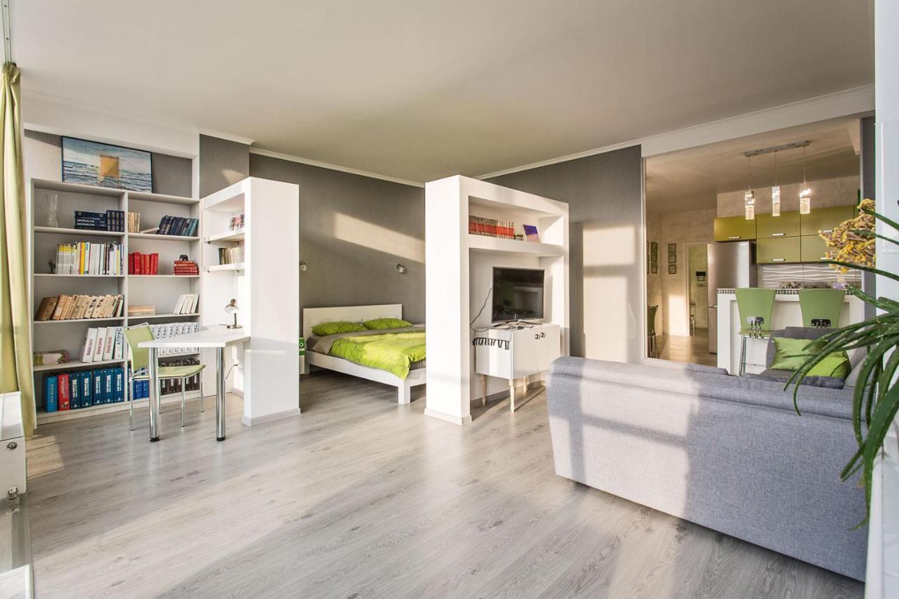 Gagarin Plaza Apartment 70 Square Metres On 12Th Floor أوديسا المظهر الخارجي الصورة
