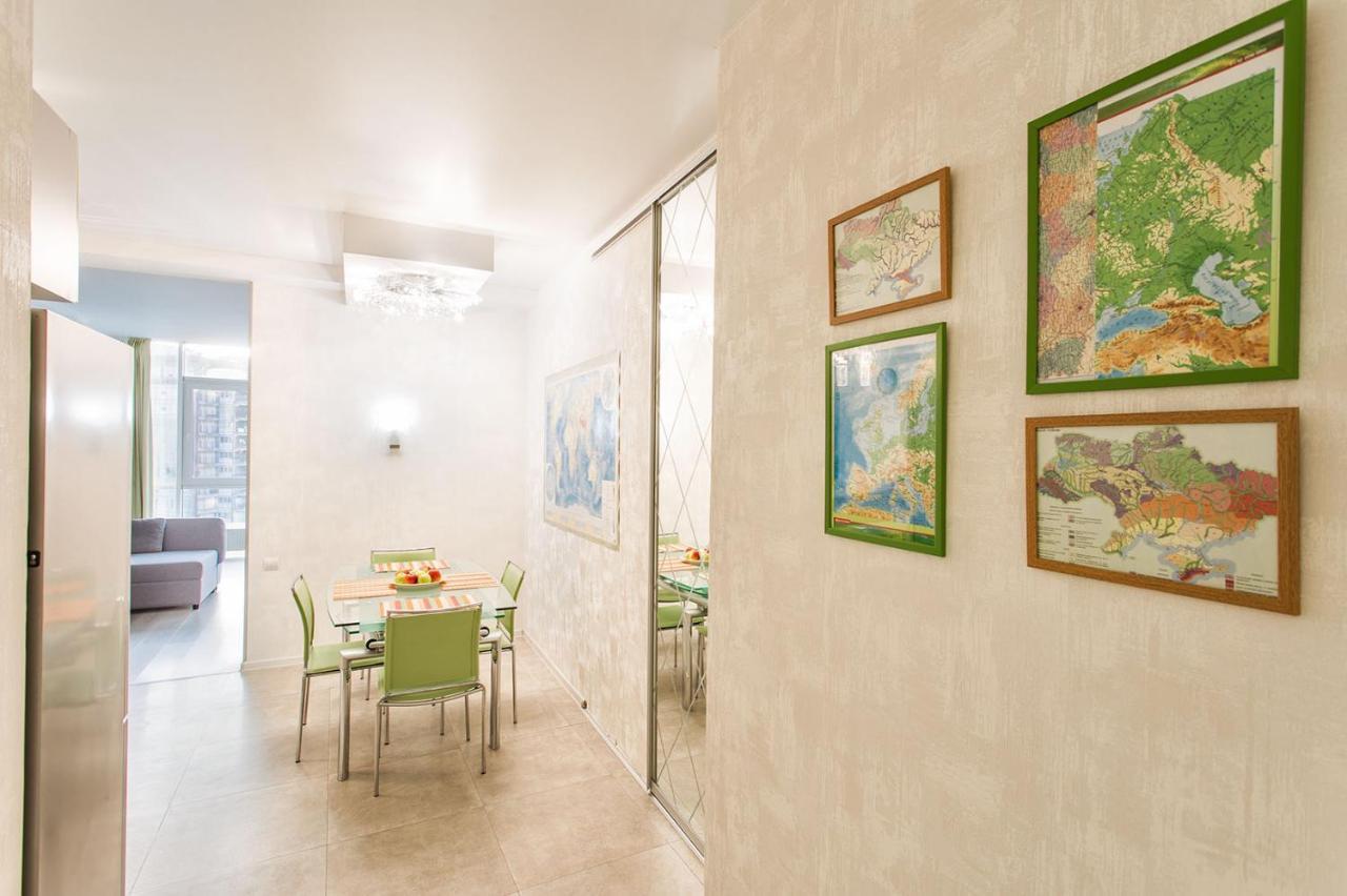 Gagarin Plaza Apartment 70 Square Metres On 12Th Floor أوديسا المظهر الخارجي الصورة
