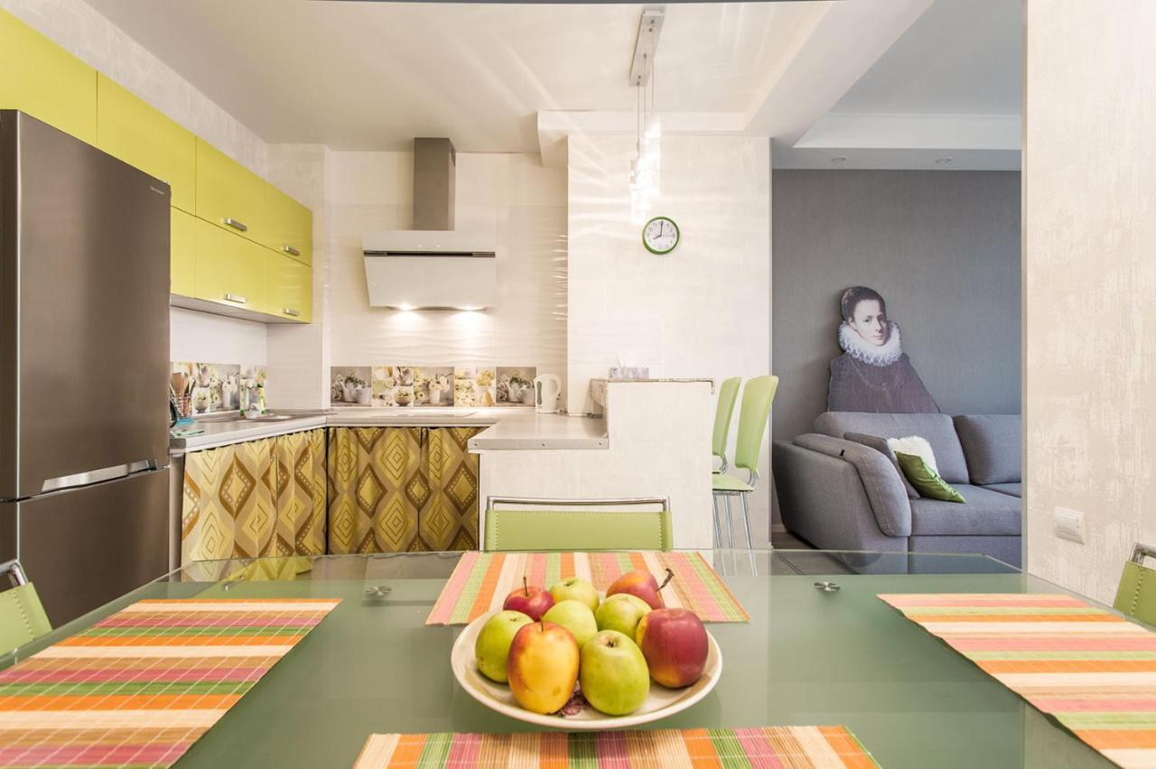 Gagarin Plaza Apartment 70 Square Metres On 12Th Floor أوديسا المظهر الخارجي الصورة